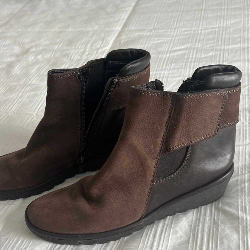 THE FLEXX Dark Brown Ankle Booties